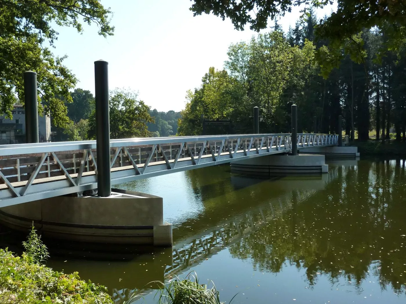 Bourg des Comptes-Passerelle flottante-1400px Bourg des Comptes-Passerelle flottante-1400px